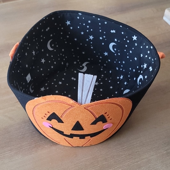 Halloween Jack-o-lantern Soft Basket - Picture 1 of 5